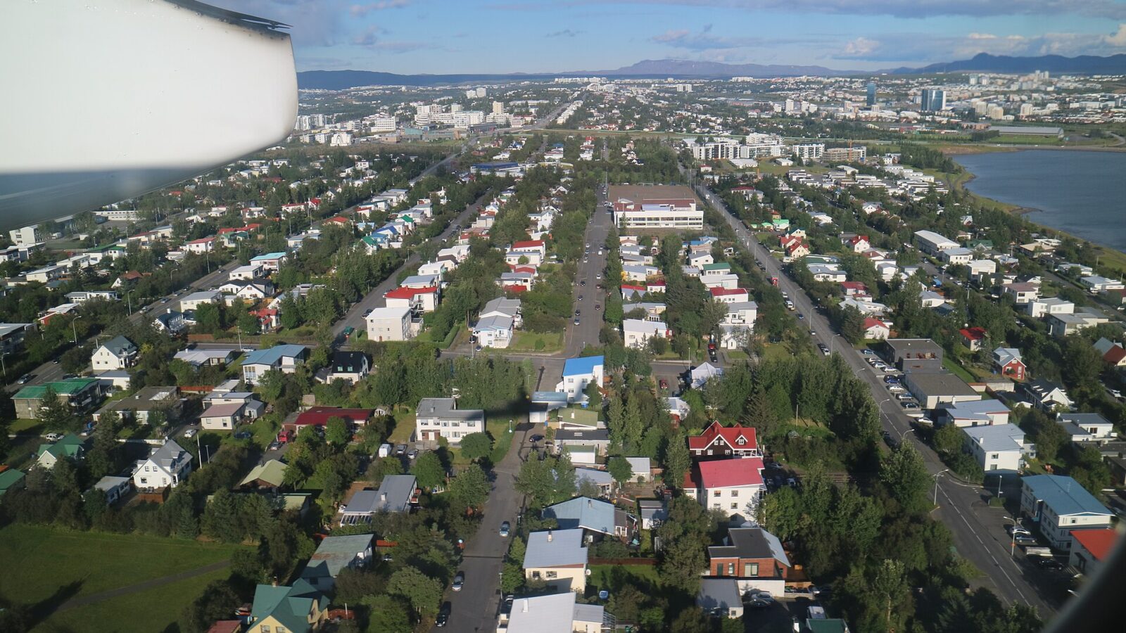 Reykjavík from plane 02 (Garðabær)