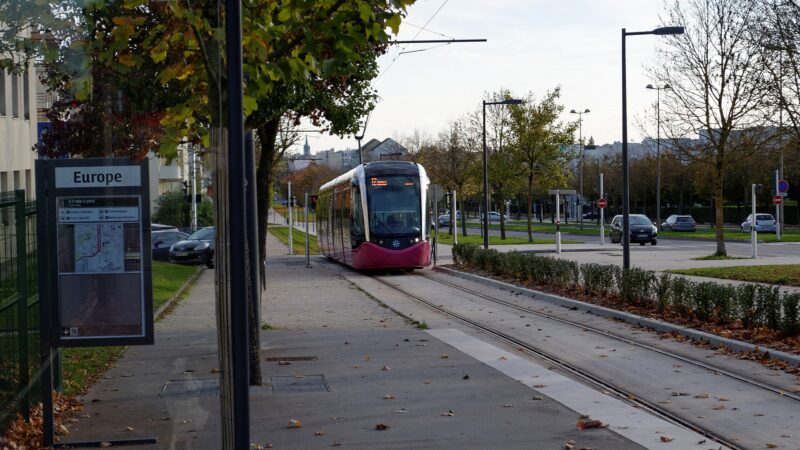 Dijon tramway avenue de Langres 06 (Europe)