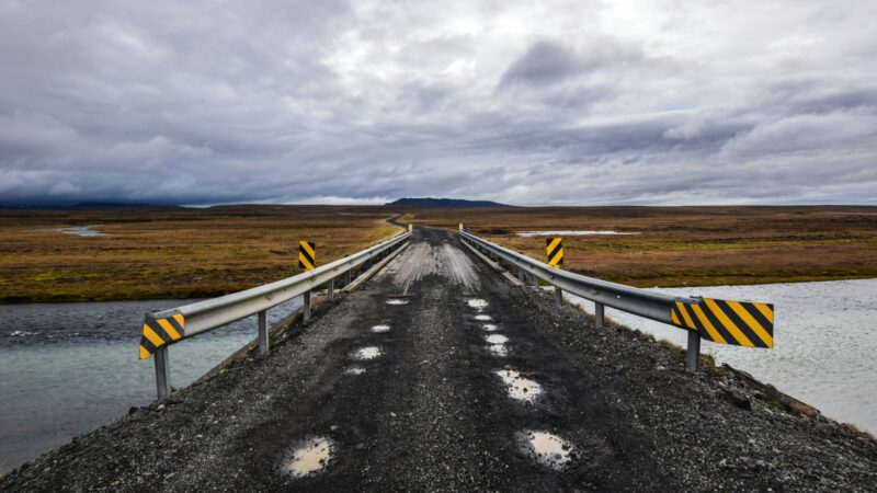 A single-lane bridge on the Ring Road