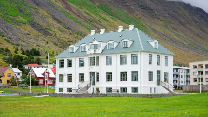 Old timber house in Ísafjörður
