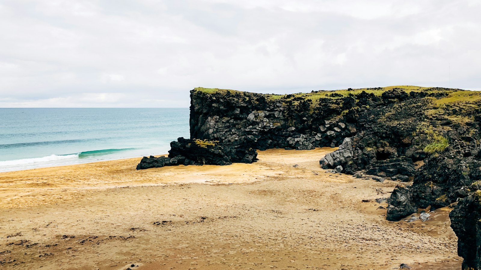Beach and cliffs at Arnarstapi on Snæfellsnes